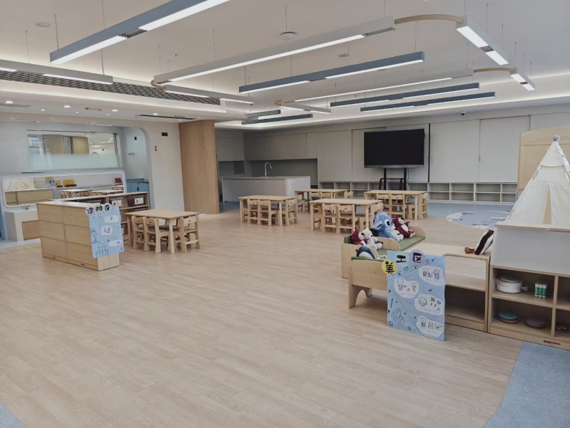 ���H�WУ--����Ӣ�A�WУ